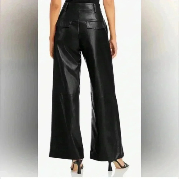 NWT Line & Dot Mika Faux Leather wide-legged Pants size medium
8111 - Picture 2 of 7